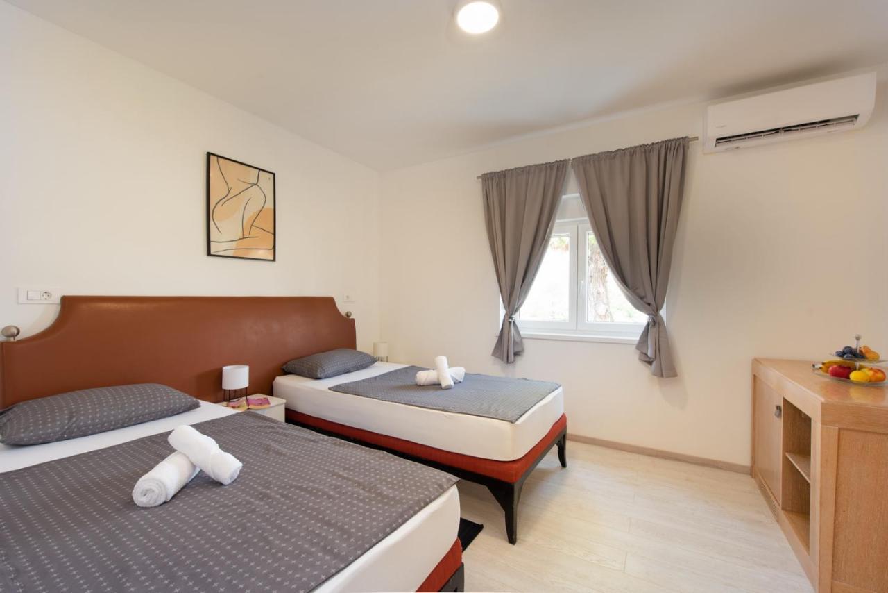 Hotel Potpićan Екстериор снимка