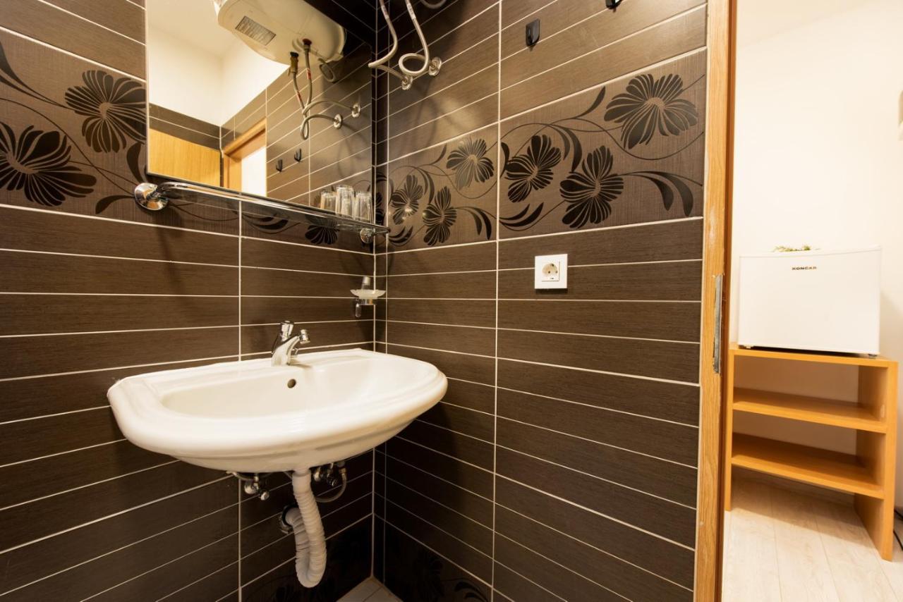Hotel Potpićan Екстериор снимка