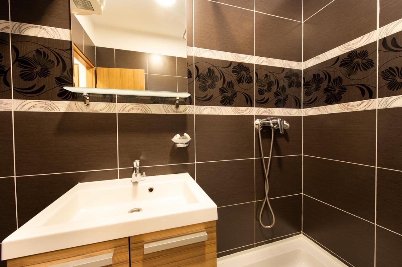 Hotel Potpićan Екстериор снимка