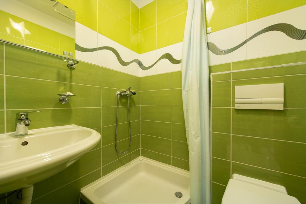 Hotel Potpićan Екстериор снимка